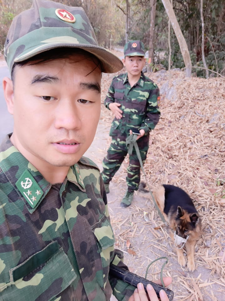 Bo di chong dich COVID-19, chi nhin con ra doi qua dien thoai-Hinh-8