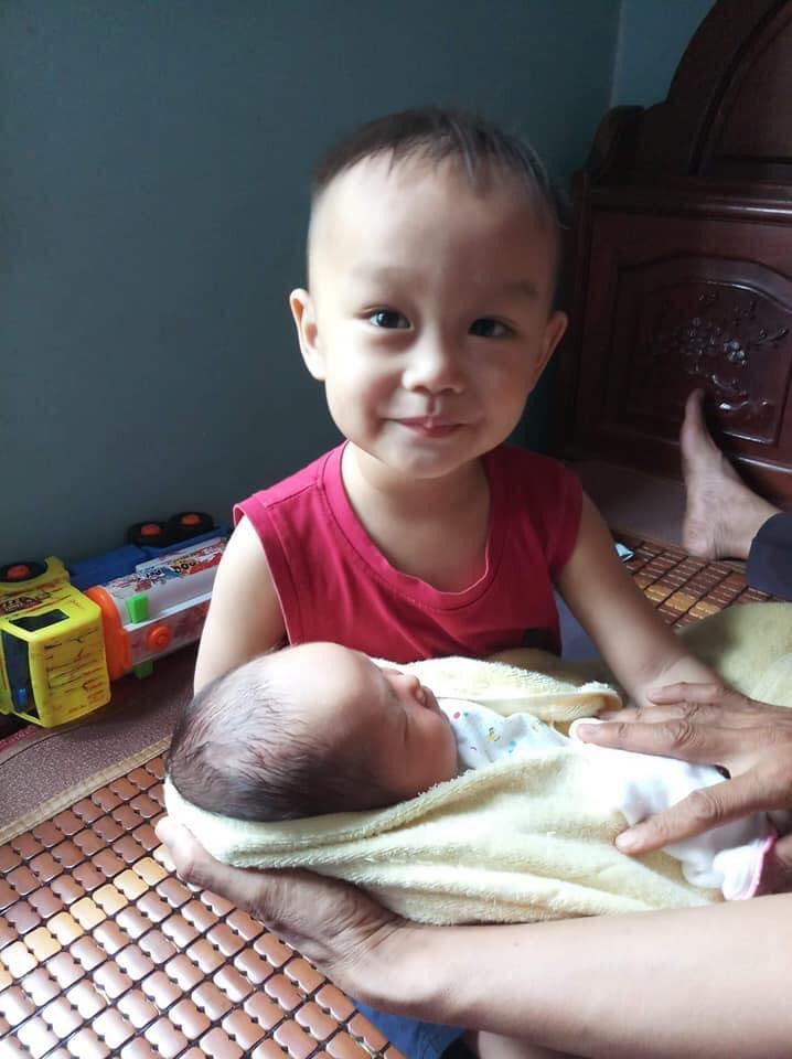 Bo di chong dich COVID-19, chi nhin con ra doi qua dien thoai-Hinh-2