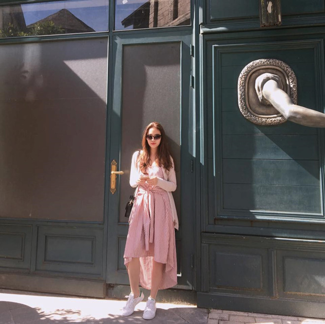 Gu thời trang nữ tính, trẻ trung của Phương Lan được người hâm mộ đánh giá cao.