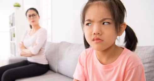 Lam gi khi con gai tuyet thuc vi khong duoc mua dien thoai 30 trieu?