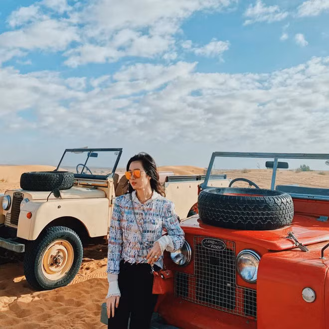 Phong cách thời trang sành điệu của con gái Giáng My khiến không ít người ngưỡng mộ.