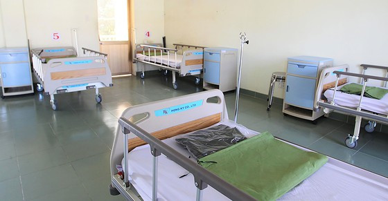 Trước mắt theo yêu cầu của Ban chỉ đạo phòng chống dịch nCoV TP, Bệnh viện sẽ tiếp nhận những người cách ly, những bệnh nhân ở các địa phương, quận, huyện khi có triệu chứng nghi nhiễm. Khác các khu cách ly tại địa phương, Bệnh viện dã chiến này sẽ vừa cách ly, vừa điều trị. Ảnh: SGGP.