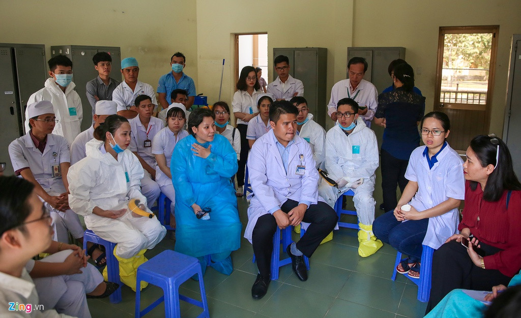 Những người cách ly, nếu bị nhiễm virus corona hoặc có các dấu hiệu bất thường, sẽ được chuyển sang phòng cấp cứu để theo dõi, điều trị. Ảnh: Zing.