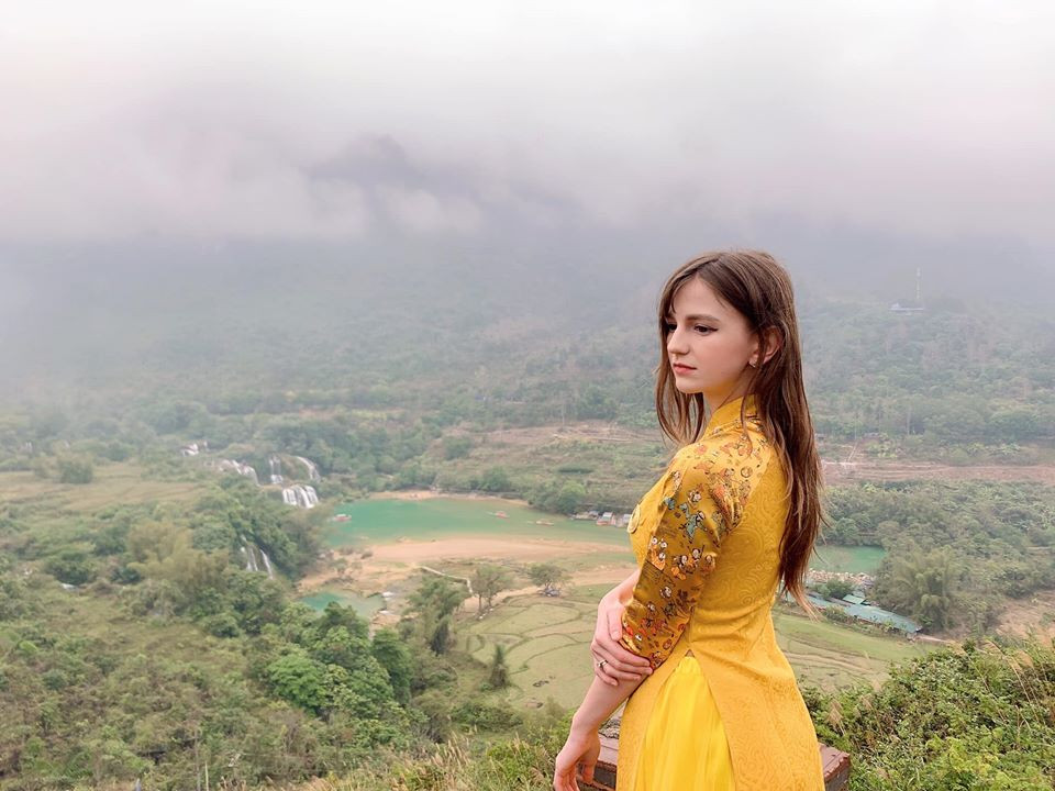 Nữ DJ Ukraine này từng khiến dân mạng chú ý hồi tháng 4 năm nay vì vẻ ngoài đẹp tựa búp bê.