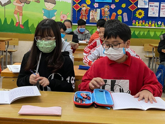 Nhieu truong tai Ha Noi lay y kien phu huynh ve viec di hoc lai tu ngay 2/3