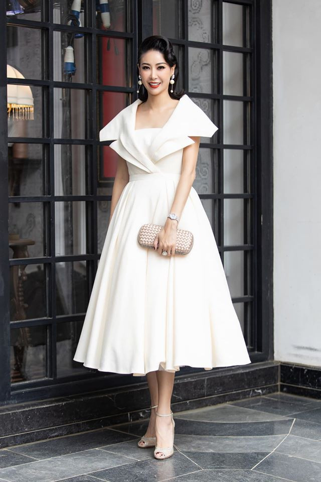 Dù rất bận rộn với việc chăm sóc gia đình, kinh doanh nhưng bà mẹ 3 con vẫn duy trì thói quen tập luyện mỗi ngày. Môn thể thao yêu thích nhất của cô là Pilates.