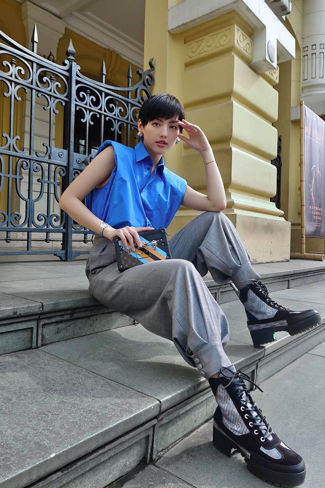 Để có được set đồ hoàn hảo, Khánh Linh dành rất nhiều tâm huyết, sự đầu tư, tính toán kỹ lưỡng đến từng món đồ dù là nhỏ nhất.