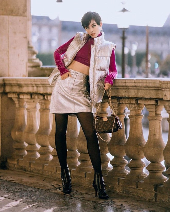Sau khi cuộc thi The Face 2017 kết thúc, Khánh Linh ngày càng khẳng định phong cách thời trang sành điệu không khác gì các fashionista.