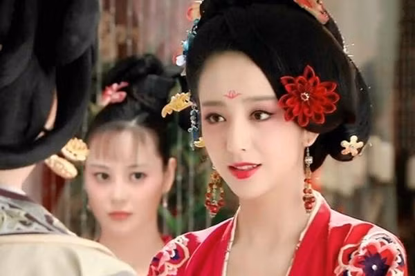 Hoang hau xuat than ky nu dep khuynh quoc khuynh thanh la ai?-Hinh-2