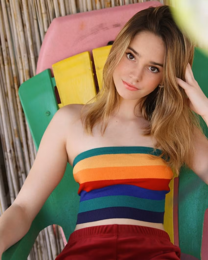 “Nữ thần quần vợt” nước Nga chuộng các trang phục ôm sát khoe đường cong cơ thể.