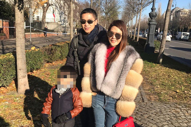 Theo SCMP, Bonnie Evita Law, 34 tuổi, cháu gái của tỉ phú quá cố Hong Kong Law Ting-pong, người sáng lập hãng quần áo Bossini, đã thực hiện hút mỡ nâng ngực nhân sinh nhật, nhưng lại rơi vào hôn mê tại viện thẩm mỹ ở quận Gangnam, Seoul, sau đó được chuyển đến một bệnh viện và tử vong ở đây. Cái chết của Bonnie xảy ra hồi cuối tháng 1, đến ngày 4/3 mới được tiết lộ danh tính cũng như kế hoạch của gia đình.