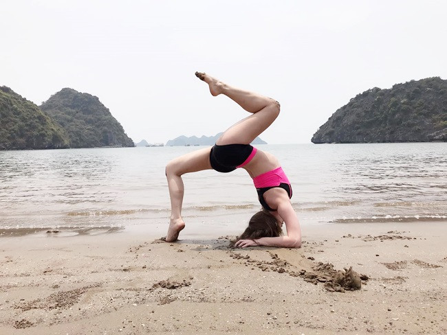 Một trong những bộ môn luyện tập yêu thích của Alexandra Rub chính là yoga. Trên trang cá nhân của Alexandra Rud có chia sẻ một số hình ảnh tập yoga.