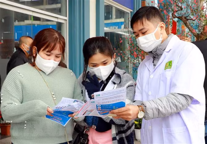 Phong Covid-19: Chuyen gia luu y viec can lam khi tiep xuc nguoi la-Hinh-2