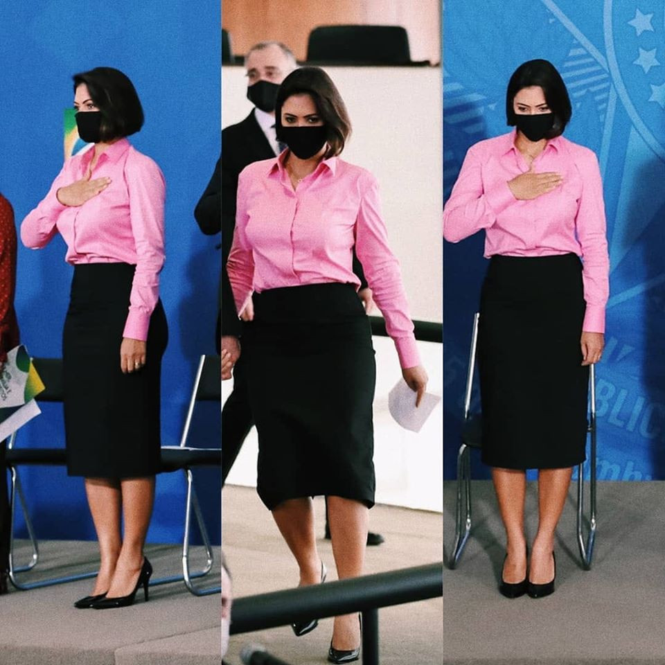 Bà Michelle trông cực kỳ trẻ trung khi diện sơ mi hồng mix cùng chân váy đen sang trọng. Ảnh: FB, Internet. Mời độc giả theo dõi video "Minh Hằng chia sẻ về phong cách thời trang". Nguồn: VTC.