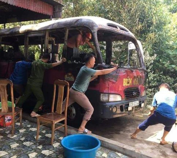 Chu nha cung ram thang 7 khien xe khach chay rui