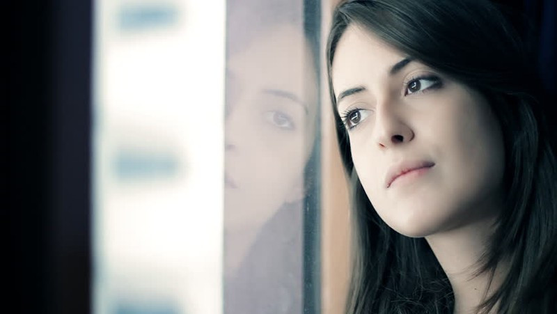 Chẳng nói trước được điều gì trong cuộc sống: Khi chưa chia tay, bạn đã dành thời gian để lên kế hoạch về tương lai tình yêu của mình nhưng sau đó tất cả đều tan biến. Một cuộc chia tay sẽ dạy bạn về những điều bất ngờ xảy ra trong cuộc sống mà chẳng ai có thể đoán trước được.