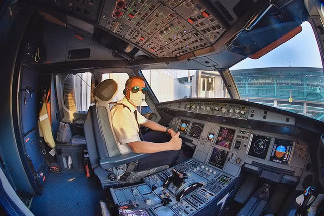 Hai to bay Vietnam Airlines co hanh khach nhiem virus corona: Co lay benh?