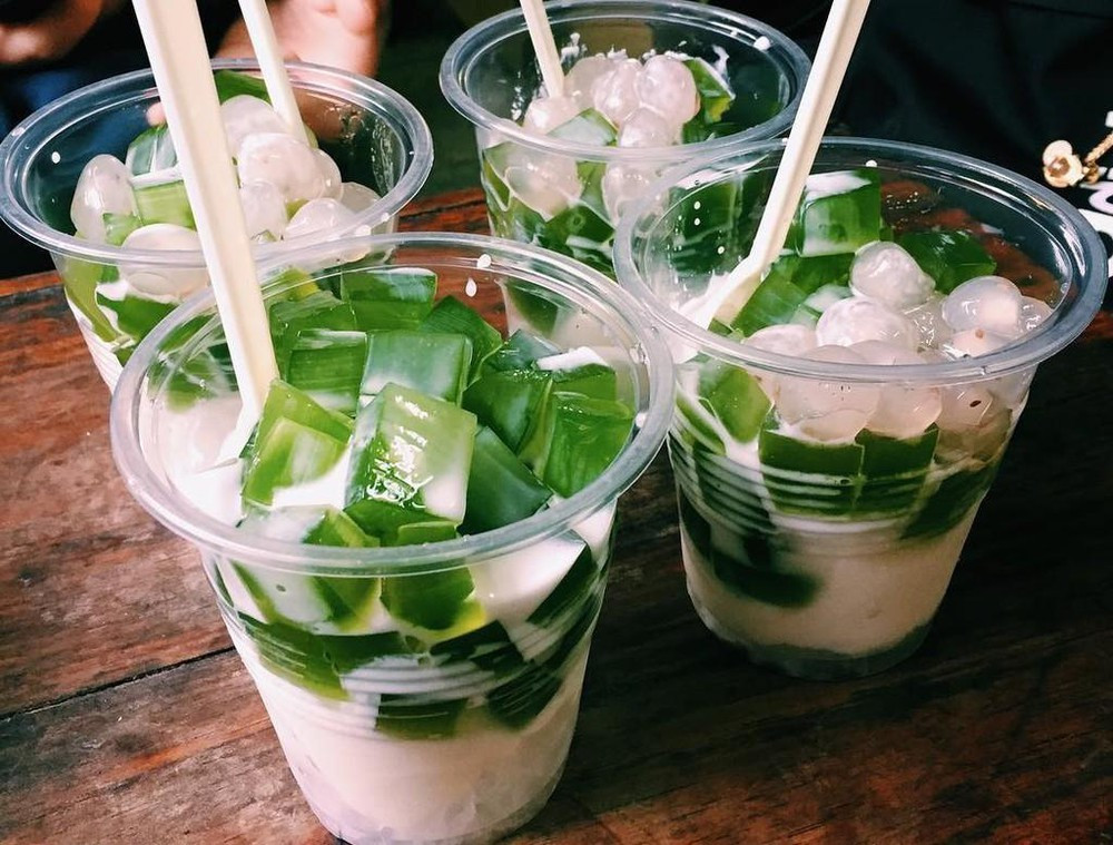 Thạch lá nếp cũng là một trong những món thạch hấp dẫn được rất nhiều người yêu thích. Món ăn có vị thơm mát, lạ miệng và hương vị ngon khó cưỡng.