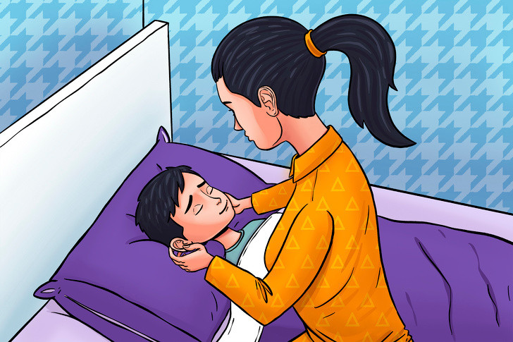 Massage: Khi đau tai, bạn hãy thử nhẹ nhàng xoa bóp khu vực đau. Nhỏ 2 - 3 giọt dầu olive lên tay, sau đó massage nhẹ nhàng phía ngoài tai, vành tai để giảm đau.