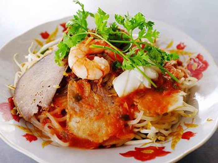 Bạn cũng không nên bỏ qua món hủ tiếu khô Sa Đéc thơm ngon của Cần Thơ với những sợi hủ tiếu giòn dai, quyện cùng nước sốt thịt đậm đà.