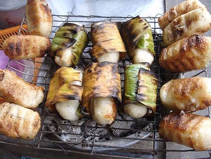 Chuối nếp nướng dù chỉ là một món ăn vặt nhưng thực sự khiến nhiều người mê mẩn bởi hương vị ngon ngọt của nó.