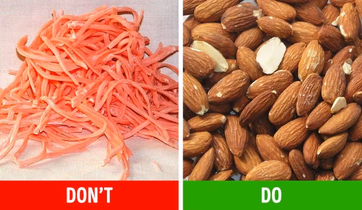 Kẹo cao su: Nhiều người tin rằng nhai kẹo cao su giúp đánh lừa cơ thể rằng đang được ăn mà không cần nạp thêm chút calo nào vào cơ thể. Tuy nhiên, khi nhai, dạ dày sẽ tiết ra dịch để tiêu hóa thức ăn, trong trường hợp bụng rỗng, cơ chế này làm bạn càng thêm đói. Tốt hơn hết hãy chuẩn bị các món ăn vặt lành mạnh như hạt hạnh nhân, óc chó, điều... để "nhấm nháp" khi đói. Các loại hạt vừa có chất xơ lại giàu chất béo tốt và đừng quên ăn chậm, nhai kỹ.