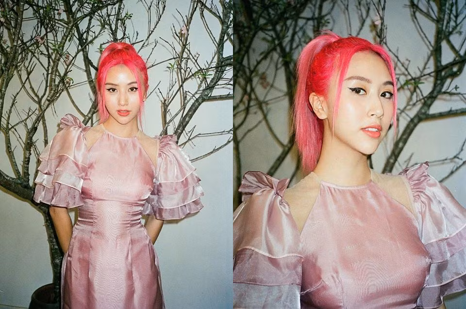 Quỳnh Anh Shyn từng khiến nhiều người bất ngờ khi cô “chơi trội” với màu tóc hồng nổi bật của mình.