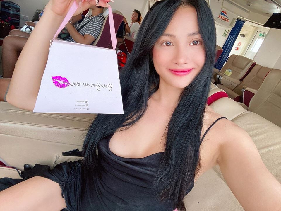 Những kiểu đầm hai dây trễ nải không thể thiếu trong tủ đồ của Yaya Trương Nhi. Ảnh: FB, Internet. Video "Minh Hằng chia sẻ về phong cách thời trang". Nguồn: VTC.