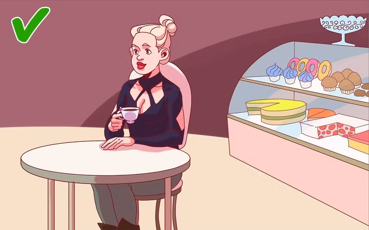 Ngồi quay lưng lại với đồ ăn khi đi ăn ngoài: Điều này có vẻ đơn giản, nhưng nhiều người trong chúng ta vẫn không làm được. Nếu bạn sẽ ngồi trước một chiếc bánh đẹp trong một thời gian dài, ham muốn ăn bánh sẽ tăng lên. Tốt hơn là ngồi trong một nhà hàng hoặc một quán cà phê thì hãy quay lưng về phía đồ ăn.