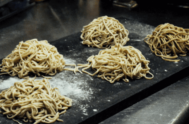 Antcicada dự định mở một nhà hàng ở Tokyo dành cho những thực khách thưởng thức và tìm hiểu về việc ăn côn trùng. Tuy nhiên, Covid-19 đã làm kế hoạch này tạm phải hoãn lại. Những khách hàng muốn ăn phải mua mang đi hoặc đặt qua các ứng dụng giao hàng. 