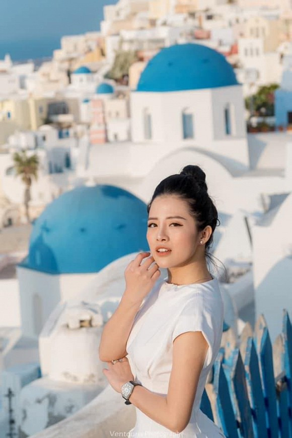 Hải Vân khá chuộng các trang phục màu trắng tinh khiết và thanh lịch. Ảnh: FBNV. Mời độc giả theo dõi video "Minh Hằng chia sẻ về phong cách thời trang". Nguồn: VTC.