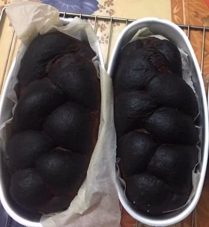 Bạn có nhận ra món bánh mì hoa cúc thơm ngon quen thuộc?