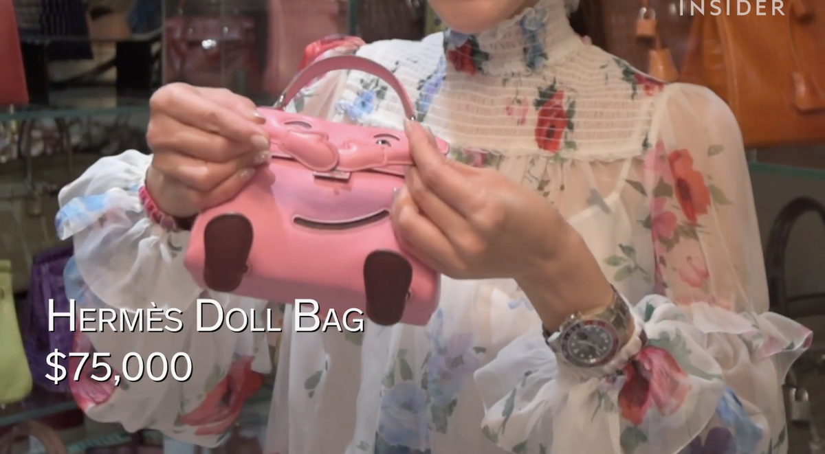 Bên cạnh đó, Jamie Chua còn chia sẻ Hermès Doll có giá là 75.000 USD.