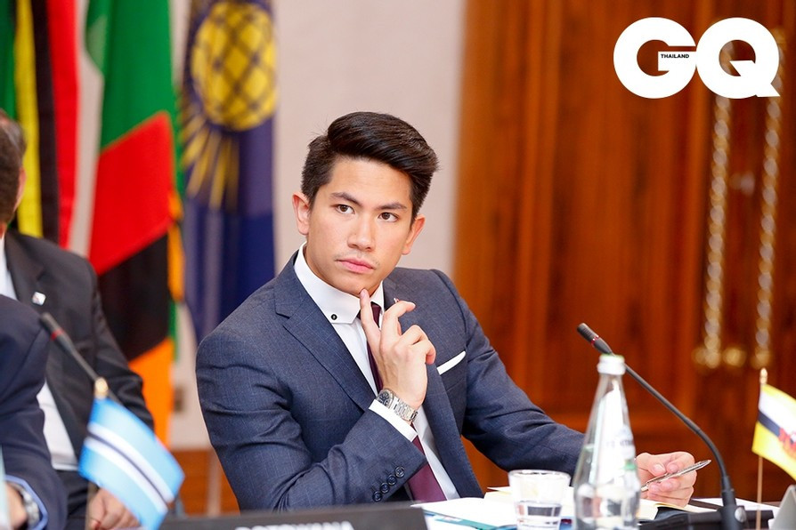 Ở tuổi 29, Hoàng tử Abdul Mateen có cuộc sống như mơ cùng vẻ ngoại hình kiệt xuất và gu thời trang nam tính khiến bao người mê đắm.