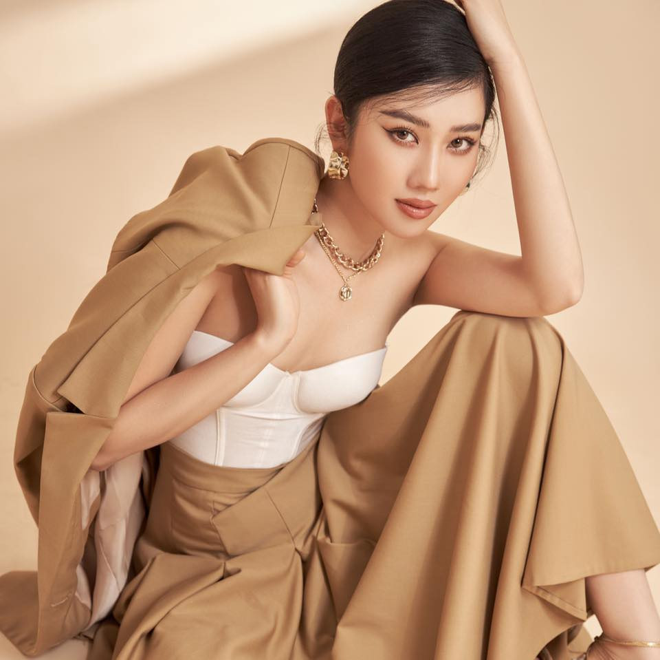 Sở hữu vóc dáng gợi cảm, Thúy Ngân thoải mái diện các trang phục sexy tôn dáng. Ảnh: Internet.