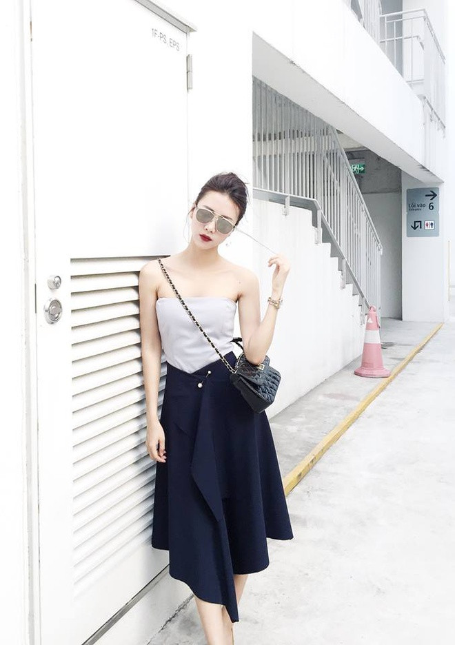 Sau khi trùng tu vòng 1 có thể thấy cô nàng ngày càng ăn mặc sexy, táo bạo hơn hẳn.