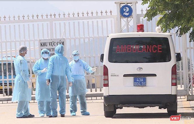 Cach ly 80 khach tu Han Quoc den Da Nang, mot nam thanh nien bi sot