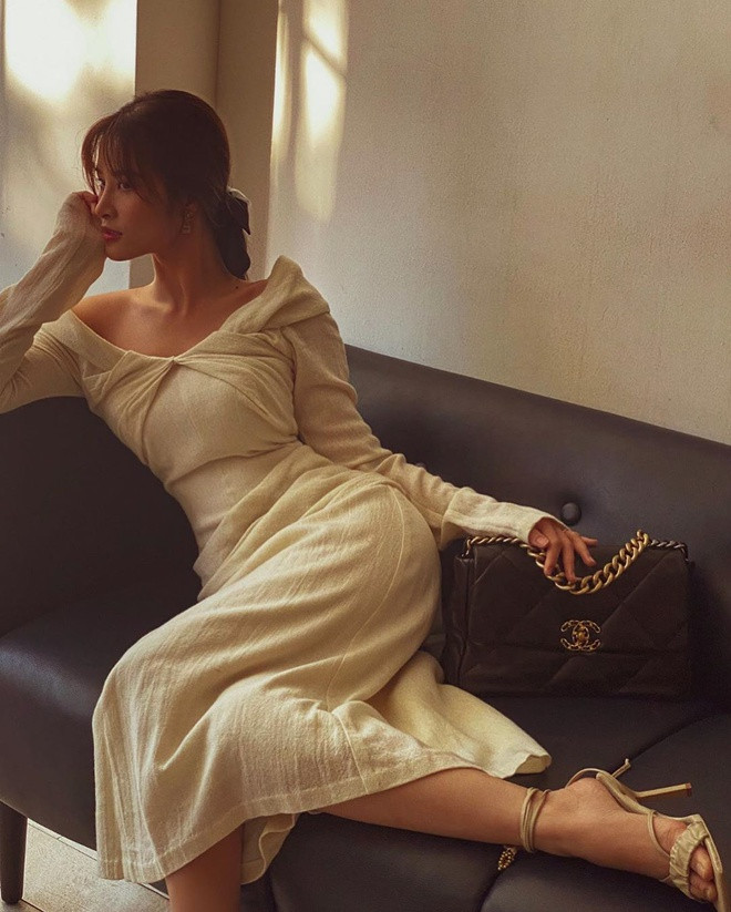 Sau khi kết hôn, Đông Nhi theo đuổi gu thời trang gợi cảm, quyến rũ và mặn mà hơn.