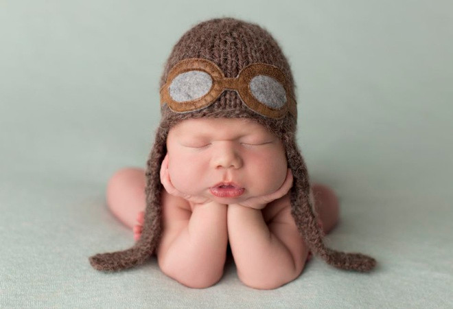 Nhiếp ảnh gia Sandi Ford, 35 tuổi, ở London, Anh cũng có một bộ ảnh tương tự về sự đáng yêu của trẻ sơ sinh.