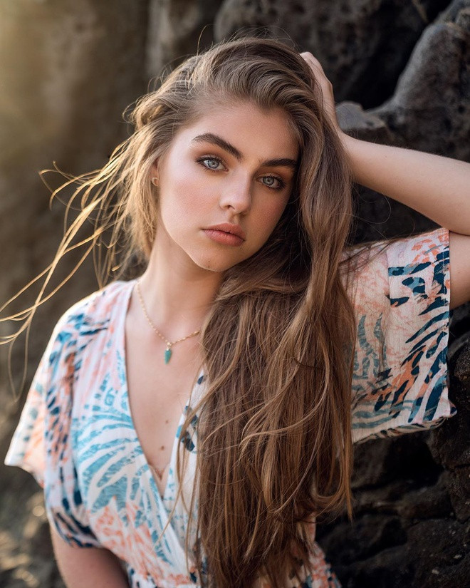 Dù còn nhỏ nhưng cô bé từng lọt vào danh sách "100 gương mặt đẹp nhất thế giới 2019" do tạp chí TC Candler công bố.