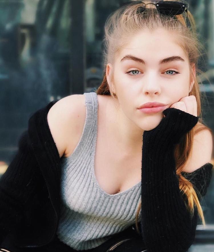 Cách ăn mặc gợi cảm và phóng khoáng của Jade Weber vừa trẻ trung vừa khoe lợi thế hình thể không quá phô phang. Ảnh: IG, FB. Mời độc giả xem video "Minh Hằng chia sẻ về phong cách thời trang". Nguồn: VTC.