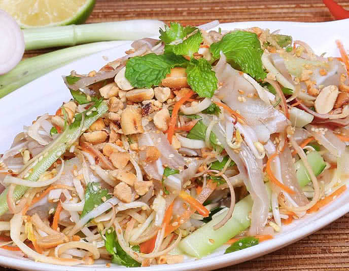 Nộm hoa chuối có rất nhiều cách trộn, tùy theo khẩu vị và sở thích của mỗi người. Hoặc tùy theo nguyên liệu có sẵn ở từng vùng miền. Sự đa dạng của món nộm hoa chuối cũng tạo nên nét độc đáo cho ẩm thực Việt Nam.