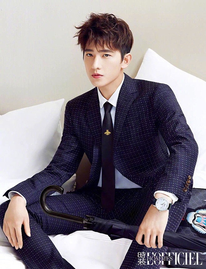 Phong cách thời trang lịch lãm của Dương Dương được đánh giá cao về mặt thẩm mỹ.