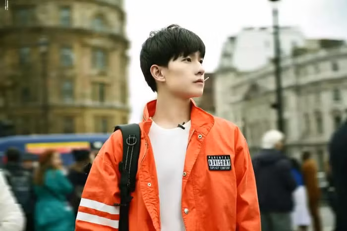 Anh chàng diện đồ thể thao cũng vẫn bảnh bao và khỏe khoắn.