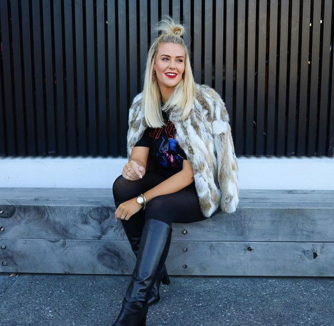 Quyết tâm không để bản thân cứ sống mãi với thân hình nặng nề, Anderson lên kế hoạch giảm cân bằng việc tập luyện thường xuyên ở phòng gym, bỏ hẳn đồ ăn nhiều dầu mỡ, thức ăn nhanh và theo đuổi chế độ ăn kiêng lành mạnh.