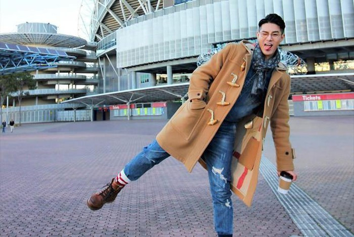 Trang phục ngày thường của thầy giáo trẻ khá đa dạng và trẻ trung.