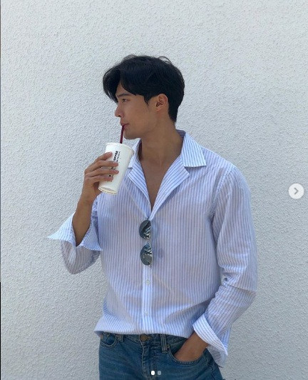 Ngoài tập luyện, anh chia sẻ trên instagram rằng bản thân phải ăn kiêng nghiêm ngặt, đủ dinh dưỡng, nạp nhiều protein, rau quả, giảm trừ đồ dầu mỡ.