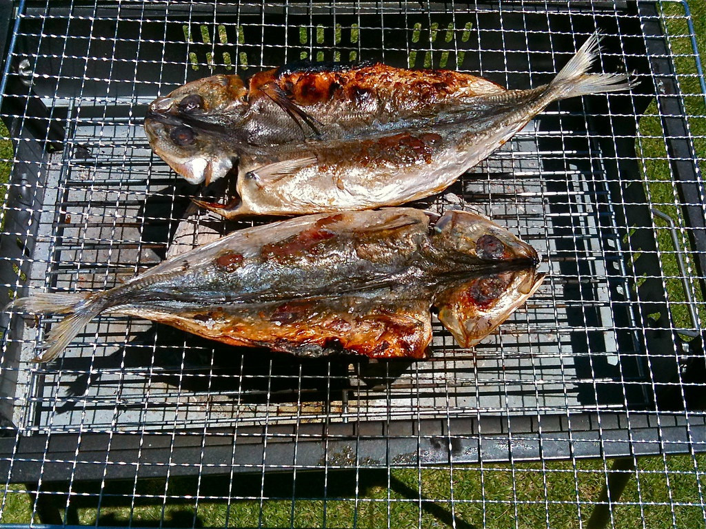 Cách chế biến này xuất phát từ đảo Izu ở Nhật, vùng đất có nghề canh tác các ruộng muối. Người dân tại đảo thường chế biến các món ăn với nguyên liệu chính là muối.