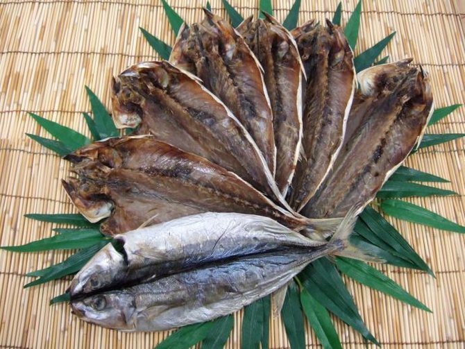 Kusaya cũng được cho là món ăn vặt ưa chuộng của người Nhật. Nhờ vào công nghệ, cách chế biến kusaya dần hiện đại hóa. Thay vì chế biến cá bằng tay, máy móc đã có thể làm điều này dễ dàng và nhanh chóng. Các phương pháp làm cá khác cũng được áp dụng như sử dụng không khí lạnh trong phòng khô. Ảnh: Internet. Mời độc giả theo dõi video Chế biến món ngon từ nấm đông cô. Nguồn: VTC.