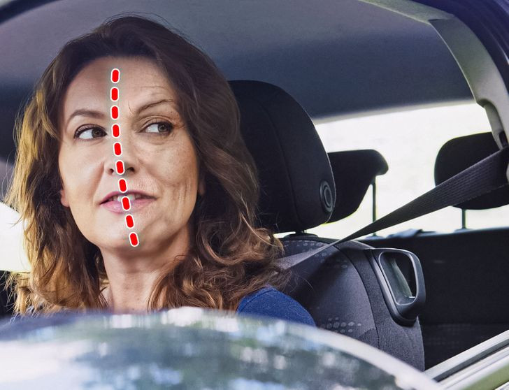 Thoa kem chống nắng ngay cả khi ngồi trong xe hơi: Ngay cả khi ngồi trong xe ô tô bạn cũng cần dùng kem chống nắng, vì cửa kính xe ô tô không giúp bảo vệ bạn khỏi ánh nắng mặt trời, do đó nếp nhăn có thể xuất hiện nhiều hơn. Bạn nên dùng kem chống nắng có chỉ số SPF 15 trở lên cho cả vùng mặt và cổ.